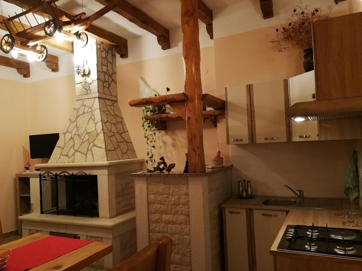 Appartement Apartman Fachin à Motovun Extérieur photo